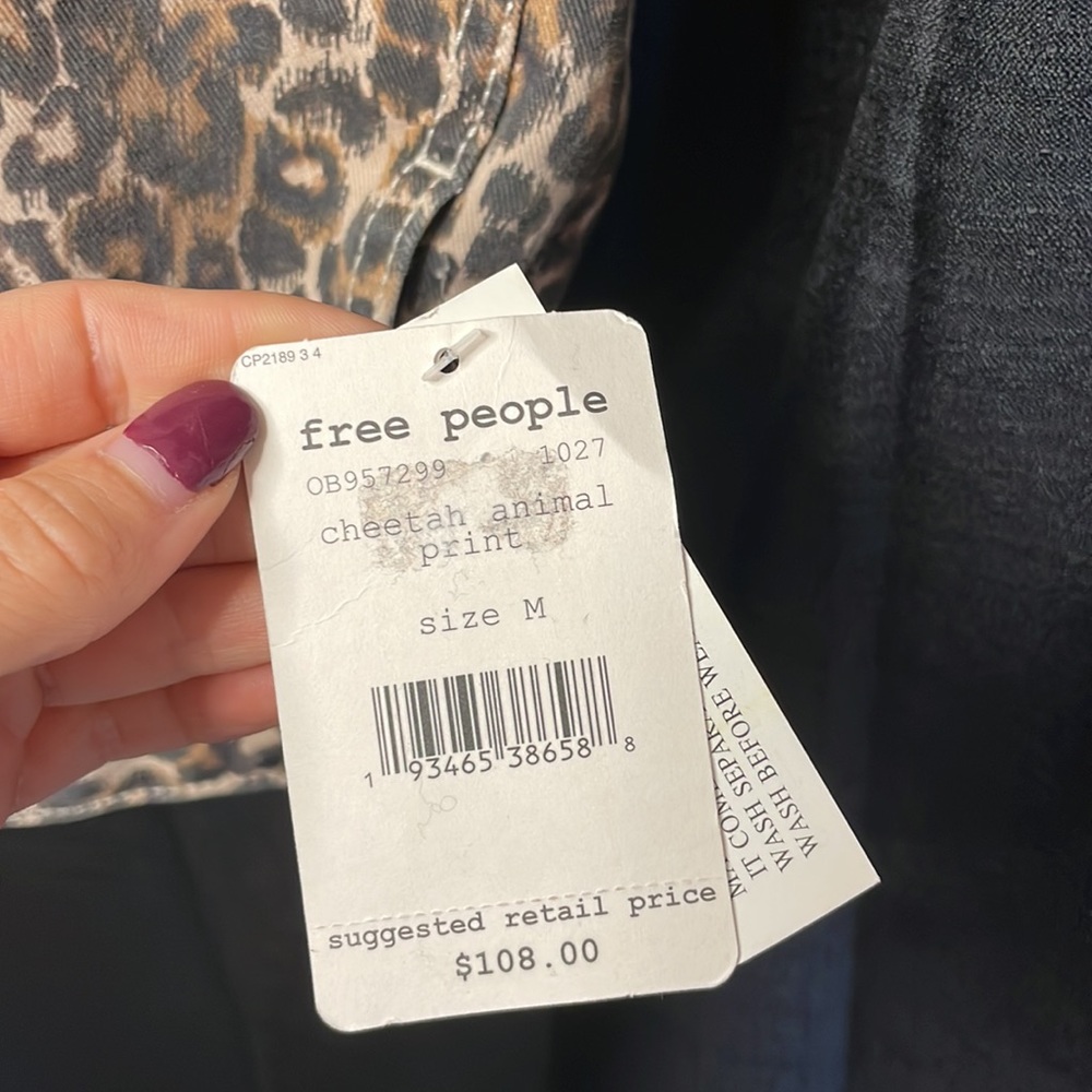 NWT Free People Cropped Leopard Denim Jacket - Size Medium Oversized - Picture 10 of 15